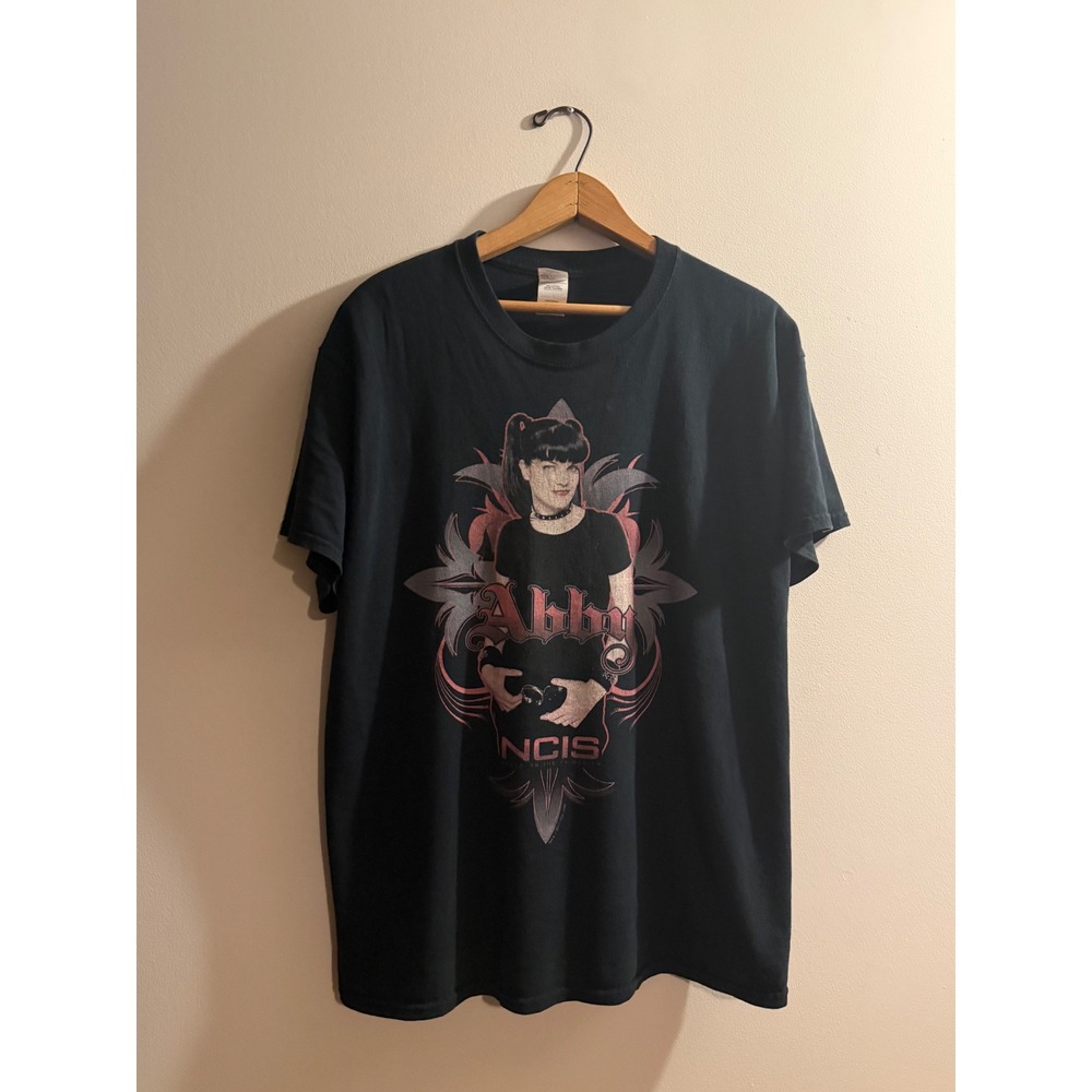 Y2K style NCIS Abby Sciuto Graphic T-Shirt Mens Large Black 2017 TV Series T